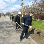 Студенты техникума приняли участие в работах по благоустройству города Кропоткина